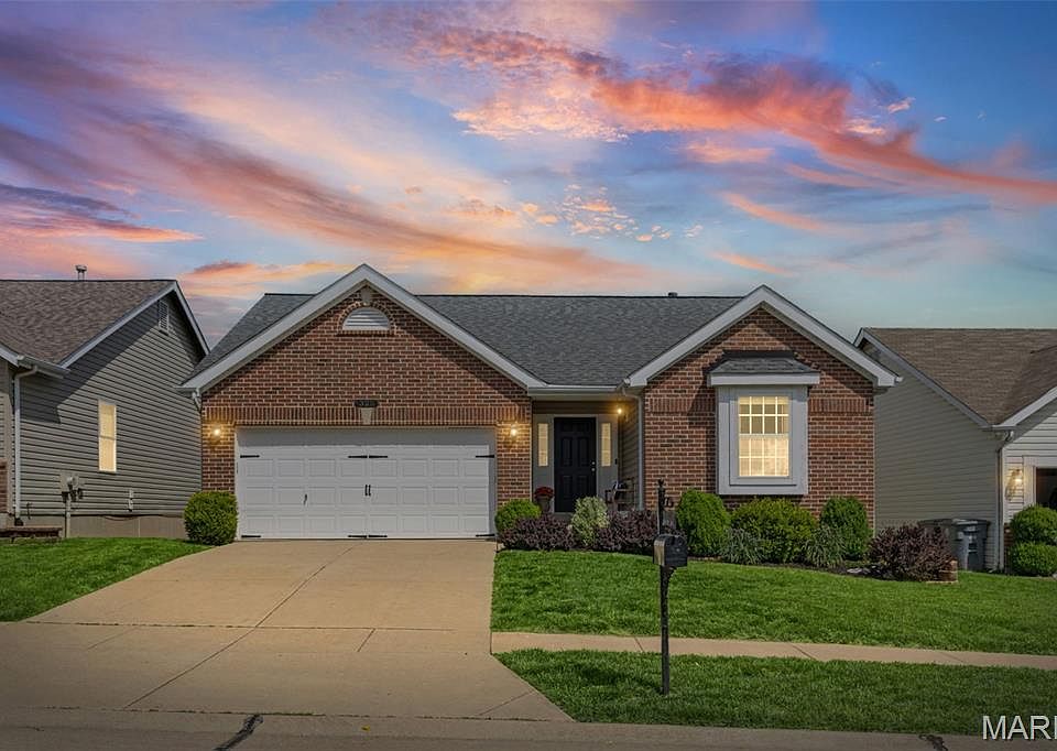 1st image of 325 Briarchase Cir