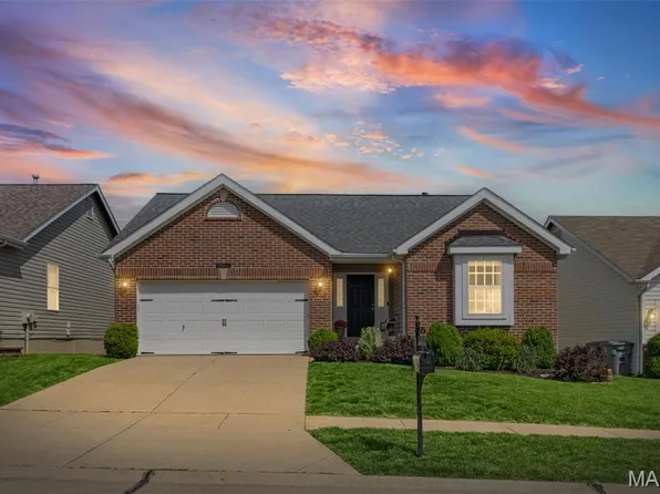 325 Briarchase Cir, Lake Saint Louis, MO 63367
