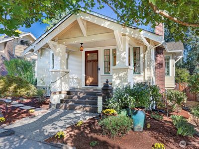 3906 Burke Avenue N, Seattle, WA, 98103