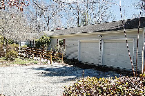 1st image of 2218 Harden Cir