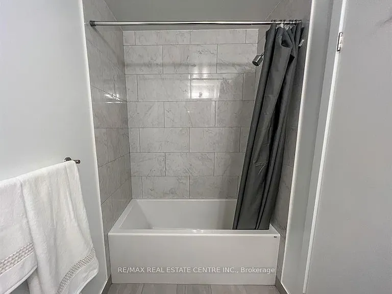 36 Manor Rd E #722 — Photo 13