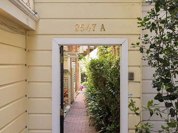 2nd image of 2547 Washington St #1