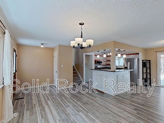 3rd image of 4018 Goldenrod Dr