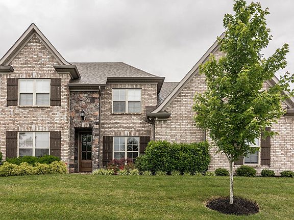 2nd image of 229 Blackthorn Ln