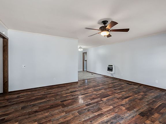 2nd image of 1111 Belmont Dr