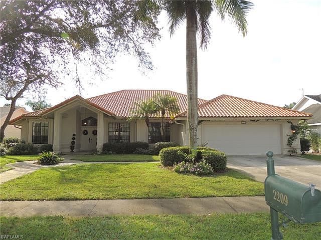 1st image of 2209 Pine Woods Cir