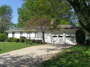 907 Lexington Rd, Pleasant Hill, MO 64080