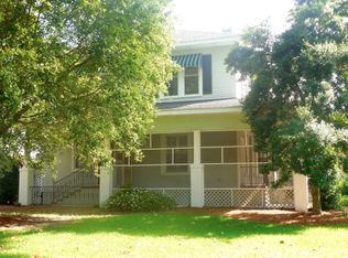 108 Riverside Dr, Washington, NC 27889