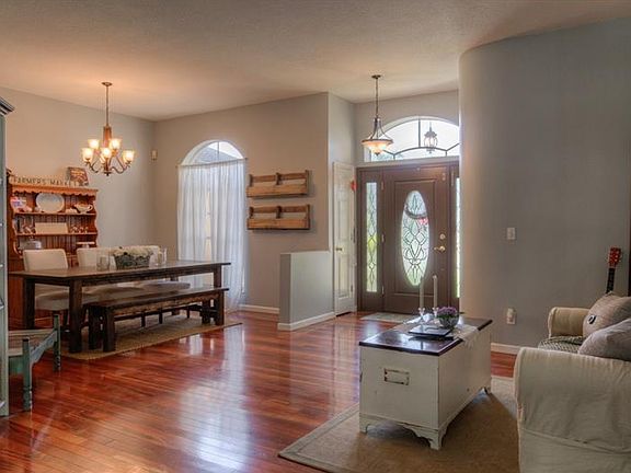4th image of 28807 Creekwood Dr