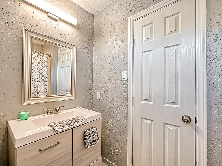 10252 Cottage Field Rd — Photo 5