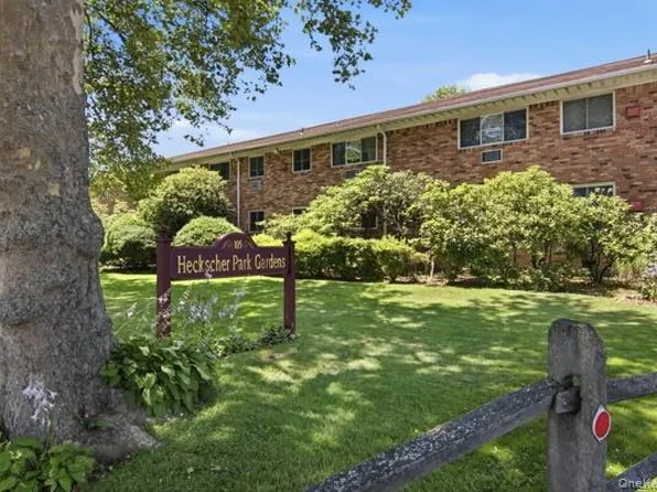 105 Prime Avenue #B6, Huntington, NY 11743