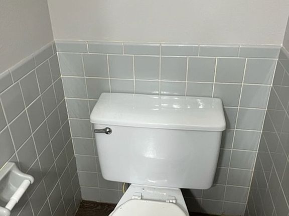 5th image of 1000 S Woodlawn St APT 804