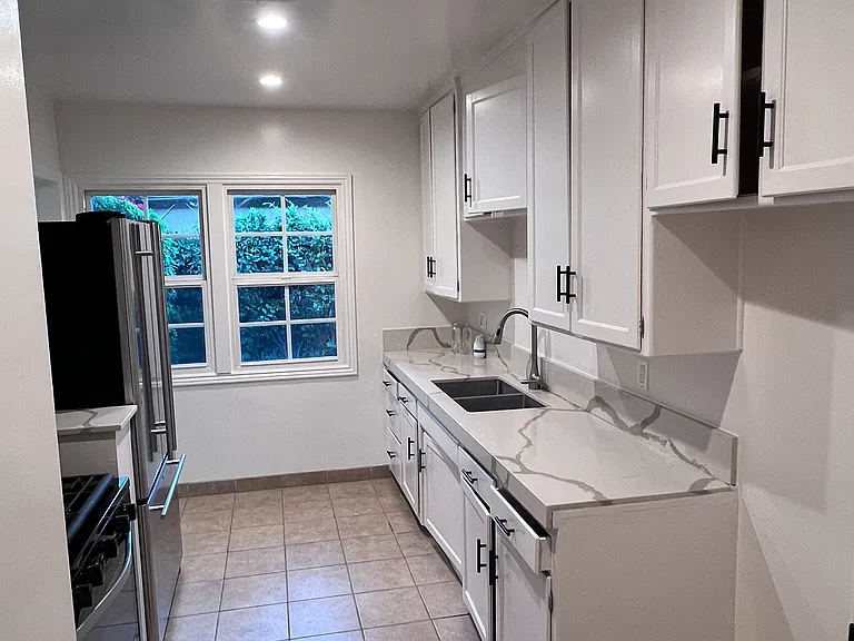 10650 Camarillo St #1 — Photo 7