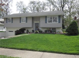 637 Augdon Dr, Elyria, OH 44035