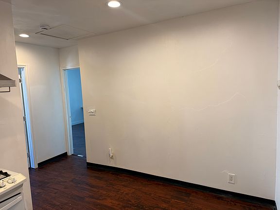 3rd image of 251 E Colorado Blvd