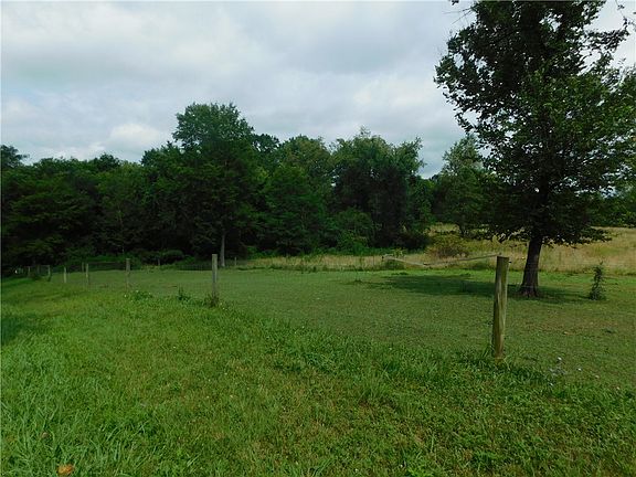 2nd image of 44 Mack Farm Rd