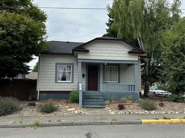 2423 F Street, Bellingham, WA 98225