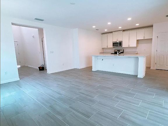 3rd image of 1194 Sand Torch Cir #1194