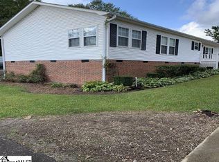 1426 S Buncombe Rd, Greer, SC 29651