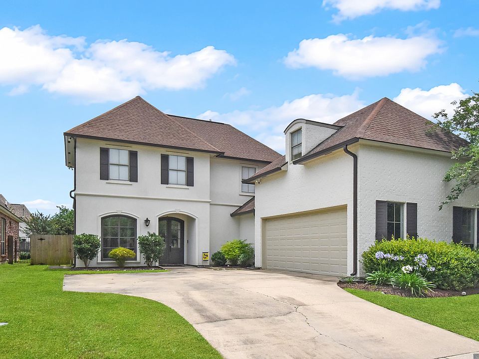 1st image of 8925 Fox Gate Dr