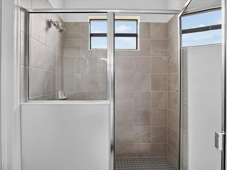 5316 Crystal Harbor Cv — Photo 25