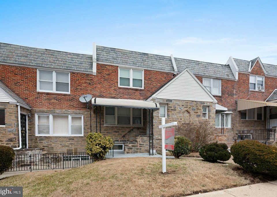 2nd image of 4915 Woodcrest Ave