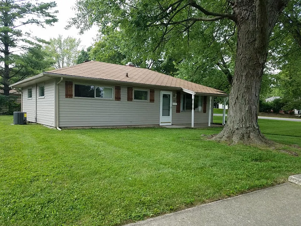 1323 N River Dr photo 1