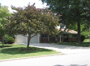 2927 E Rocklyn Rd, Springfield, MO 65804