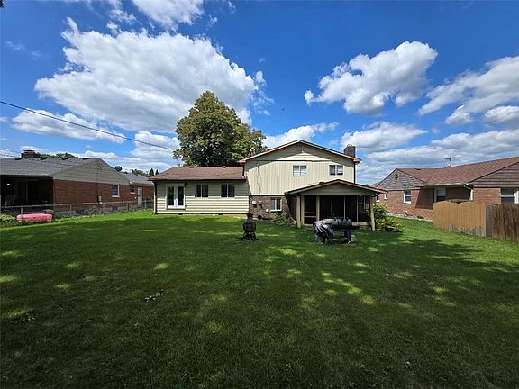 2nd image of 2732 Balsam Dr