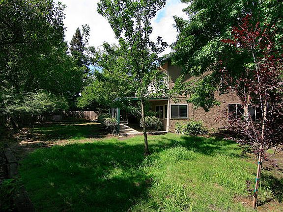 3rd image of 8008 White Birch Ct