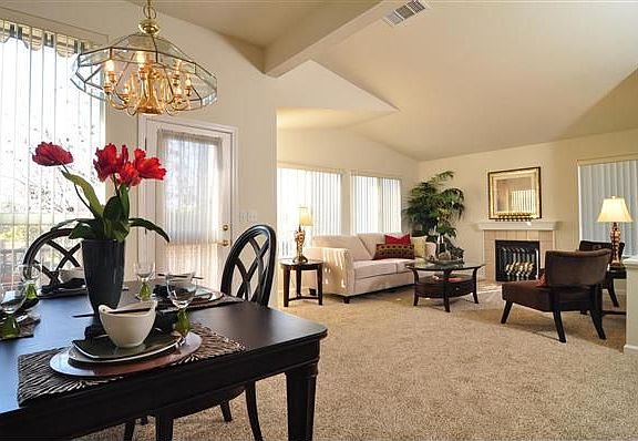 2nd image of 4007 Clubhouse Ct