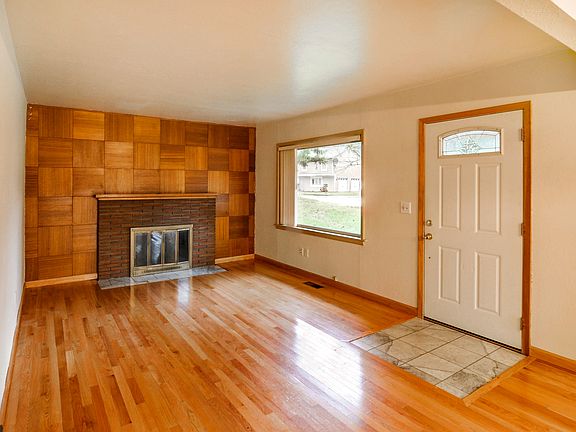 3rd image of 6026 180th St SW