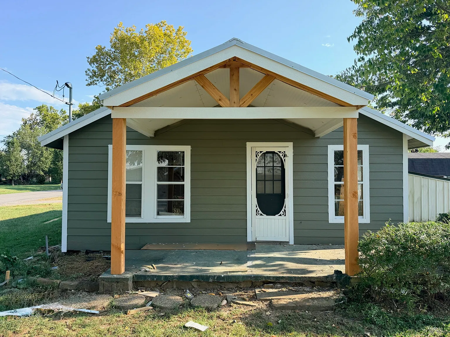 2 bed, 900 sqft, $950 — Photo 1
