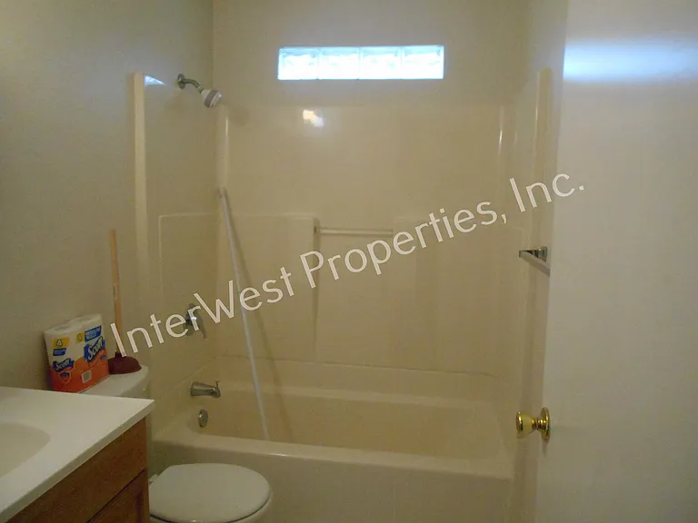 16705 NE Halsey St #109 — Photo 8