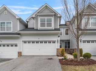 127 Meadow View Dr, Middletown, NY 10940