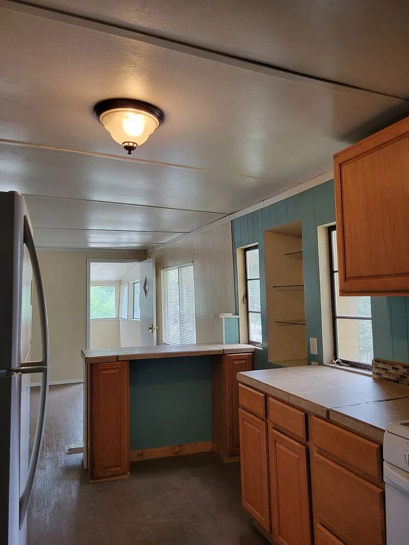 Remodeled Cabin in the Upper Canyon Area — Photo 3
