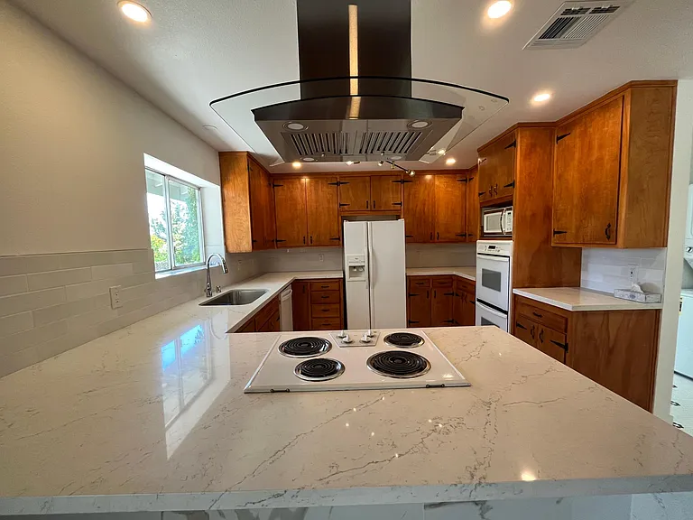 1121 Putter Ave — Photo 8