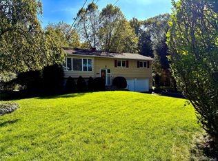 32 Allan Lane, Mount Kisco, NY 10549