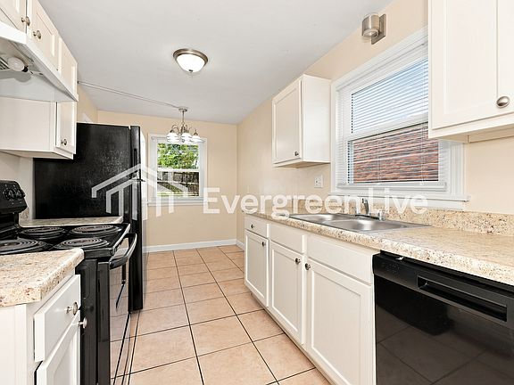 5th image of 161 Basswood Ave