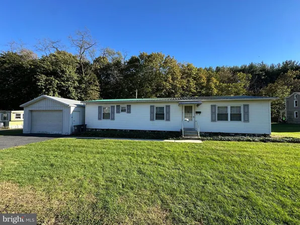 97 Walnut St, Cressona, PA 17929