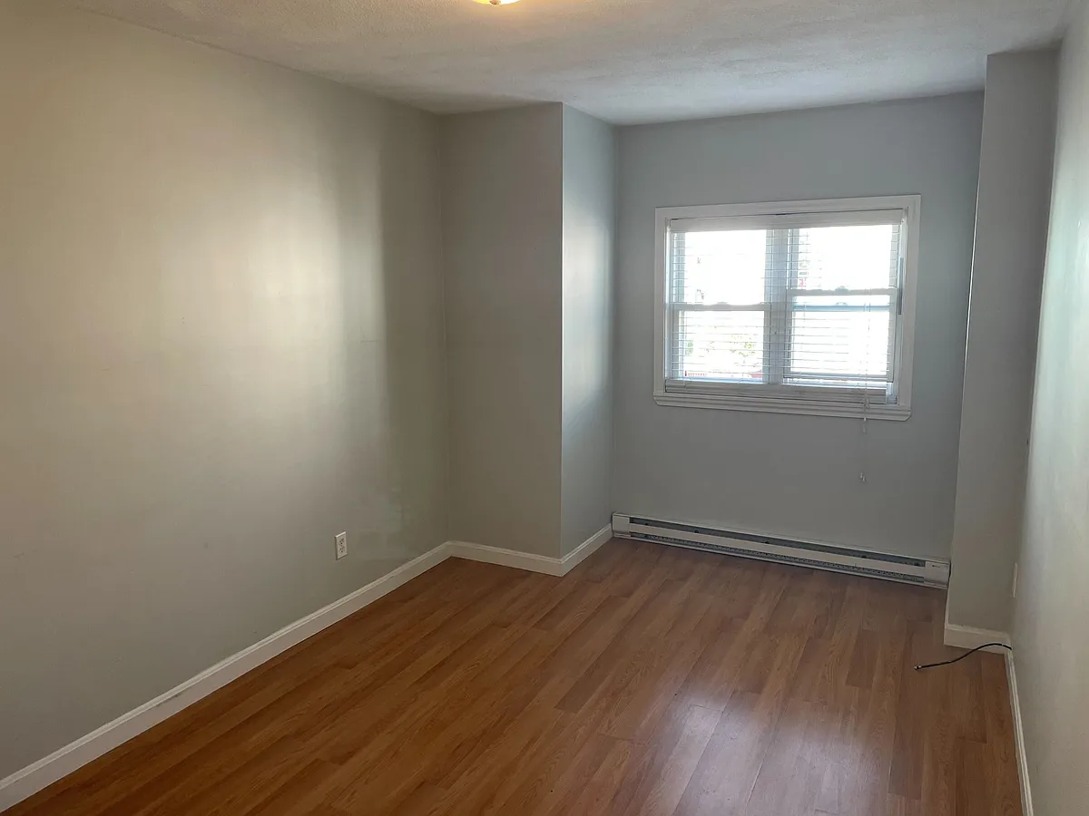 Building Photo - 161 Bennington St #2