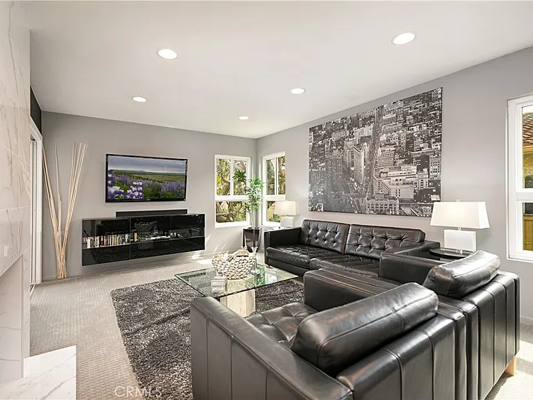 28 Corniche Dr #G — Photo 1