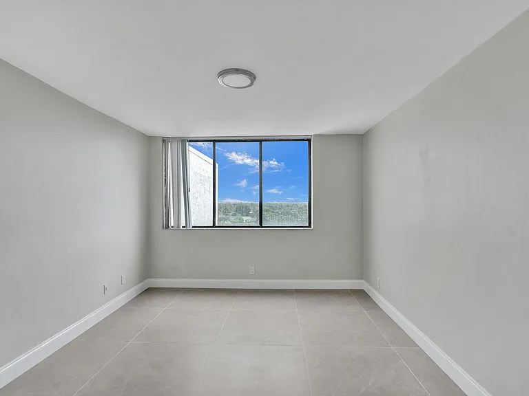 4222 Inverrary Blvd — Photo 27