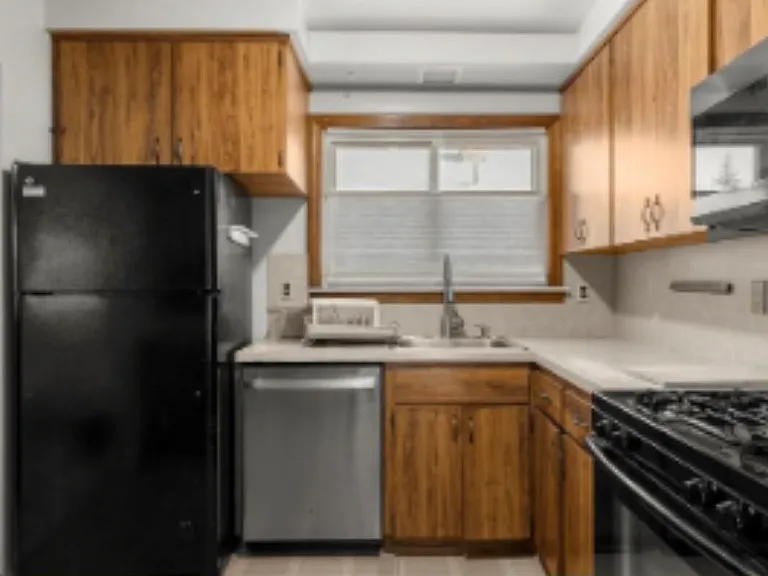 15587 Russell Ave — Photo 11