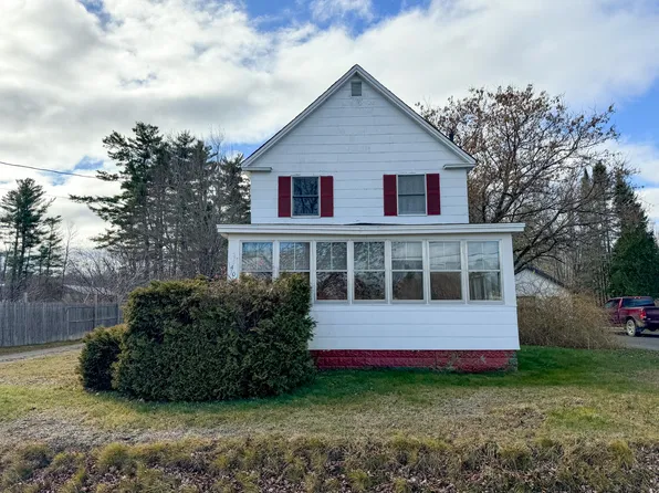 40 River Road, Howland, ME 04448