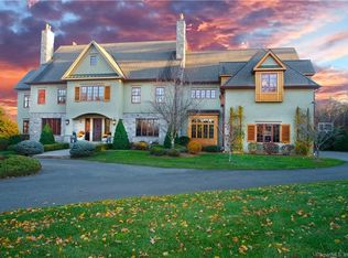 11 Sky View Dr, Avon, CT 06001