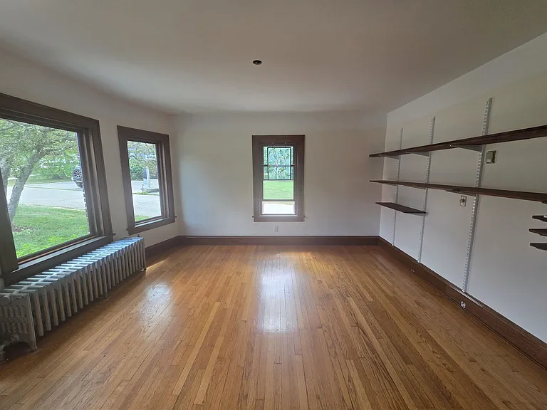 506 Springdale St — Photo 8