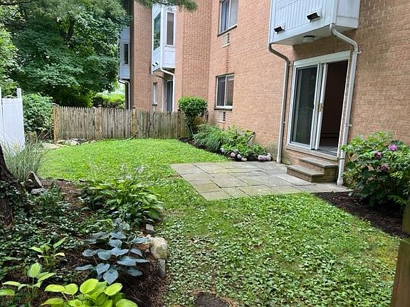 5th image of 300 Livingston Ave