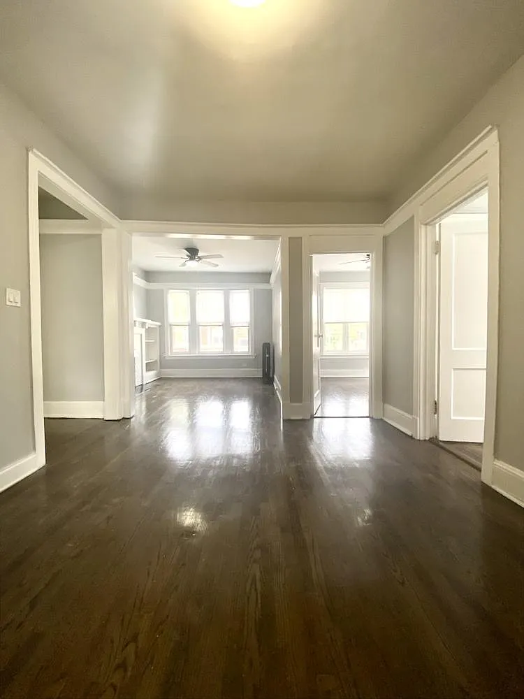 1251 West Rosemont Avenue #3 — Photo 2