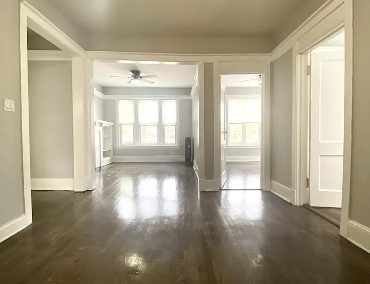 1251 W Rosemont Ave #3 — Photo 2